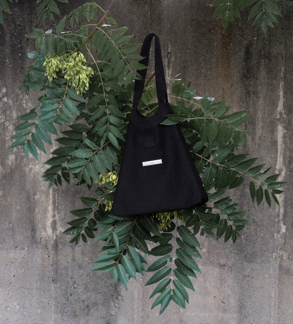 ESSENTIAL TOTE /BLACK